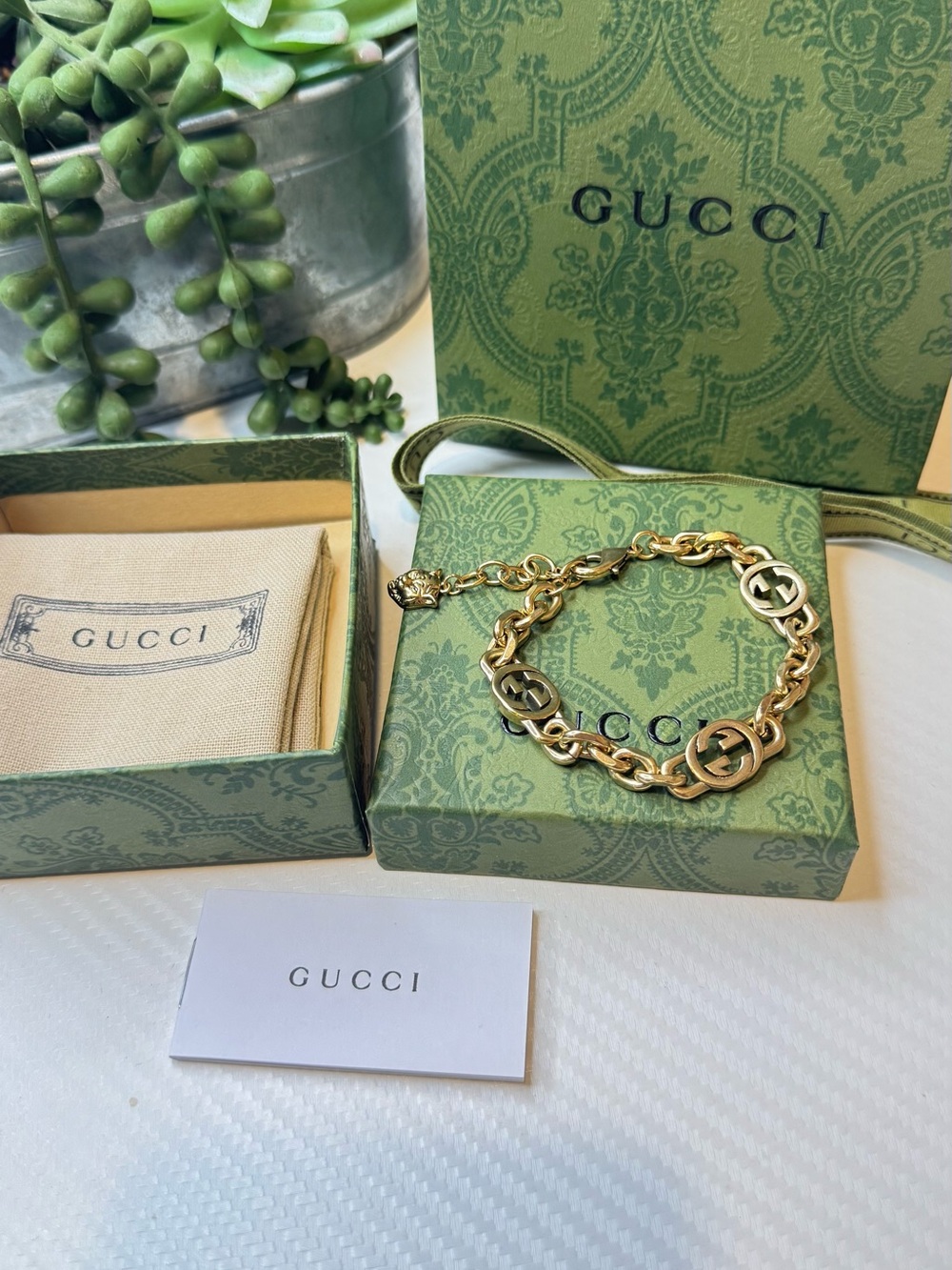 Gucci Gold Interlocking G Chain Bracelet - Picture 5 of 6